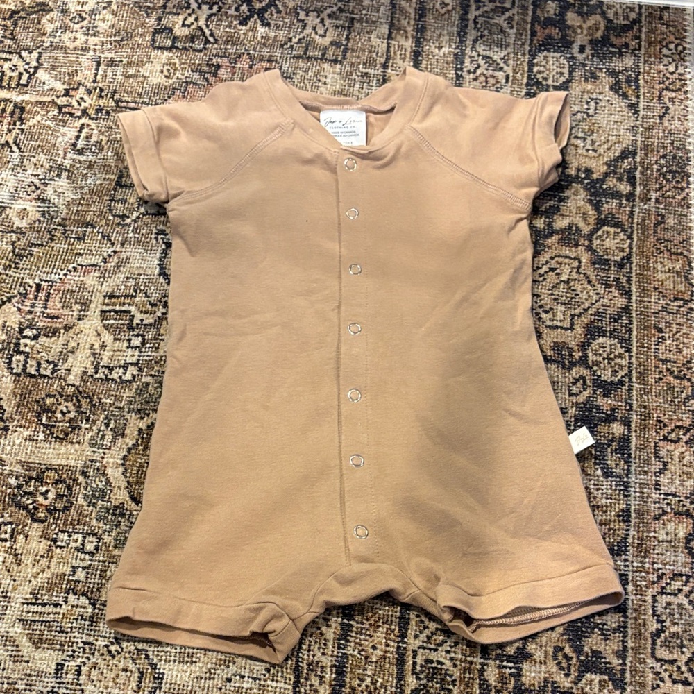 Neutral Tan Short-Sleeve Baby One-Piece Romper